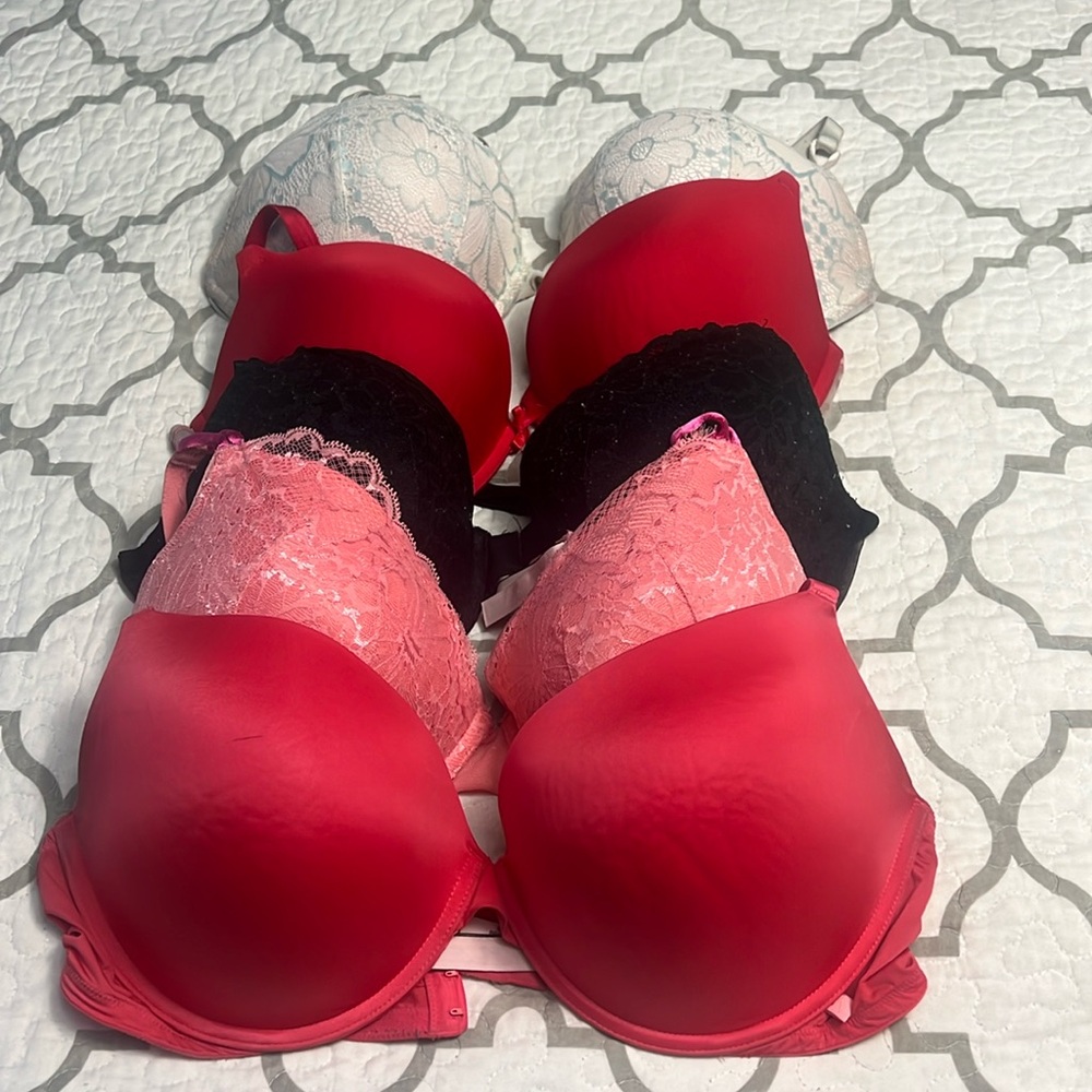 Bundle of bras